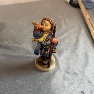 Hummel Figurine Hear ye, Hear ye Vintage glass